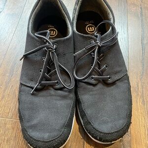 Travis Mathew Men’s Size 13 Shoes